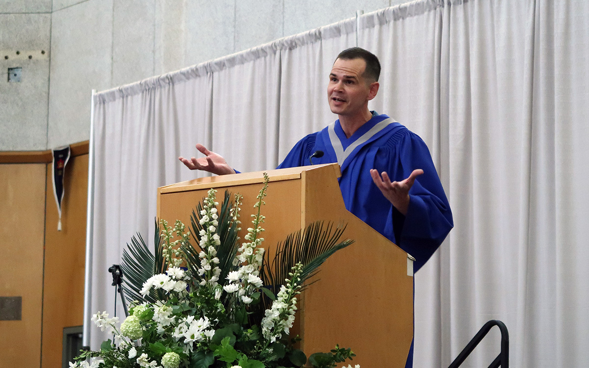 Mark van Eijk, graduating with an Advanced Diploma in Advanced Care Paramedicine, spoke on behalf of graduates at the afternoon ceremony. 