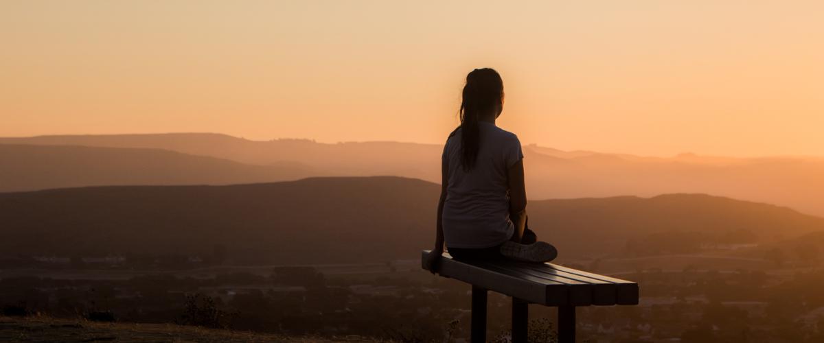 Complex Trauma image of a girl at a sunset