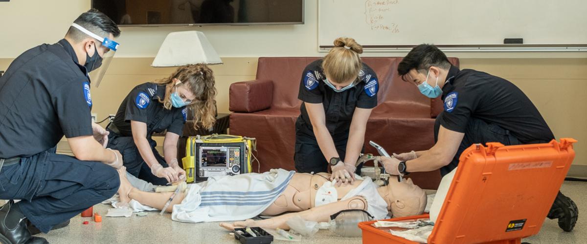 Advanced Care Paramedic students practising.