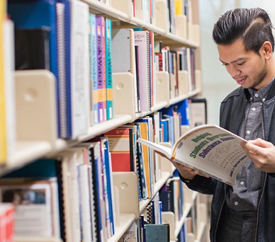 JIBC student at the Library