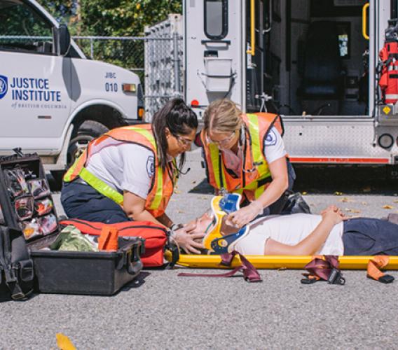 JIBC paramedicine students training